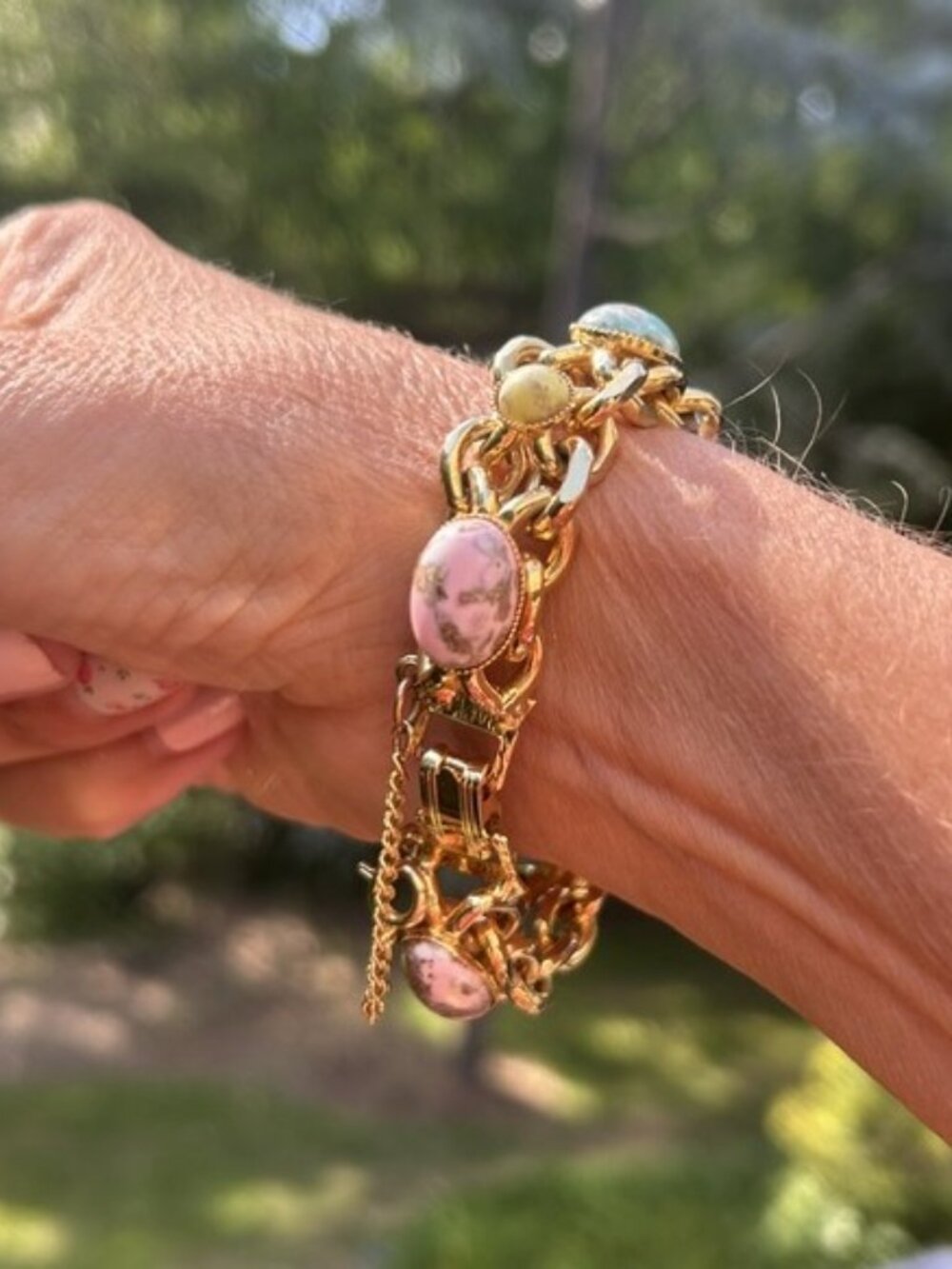 VINTAGE “Easter Egg” Pastel Stone Gold Link Chunky BRACELET with Safety Chain - Picture 2 of 9